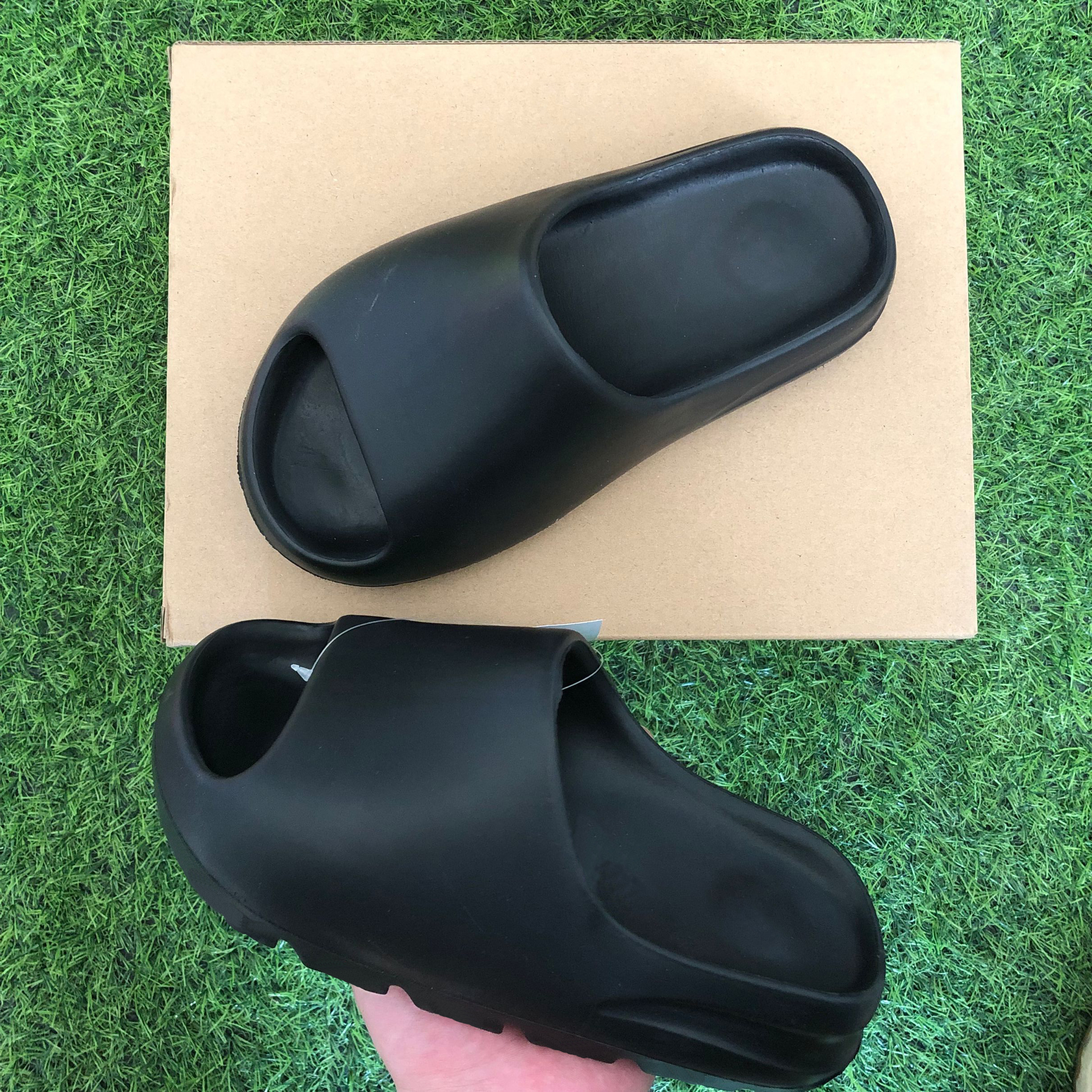 Image of 2022 Designer Comfortable Slides Slide Slipper Earth Brown MXT Moon Grey Foam Slippers Cream Yellow women mens Sandals Soot Core Sandals 36-46
