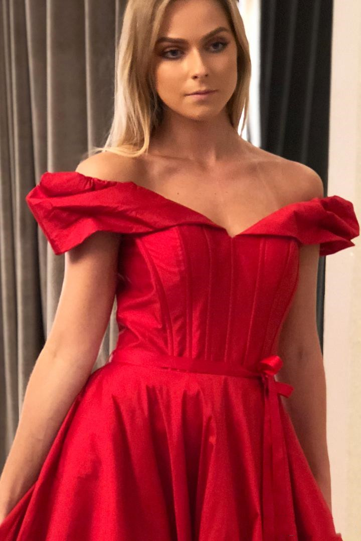 Image of 2022 Princess Off The Shoulder A Line Evening Dresses Satin Sweep Train Red Prom Gowns For Special Occasion Wear