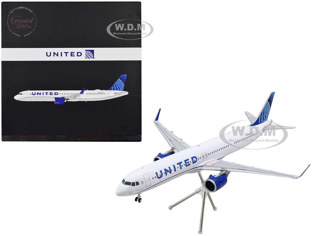 Image of Airbus A321neo Commercial Aircraft "United Airlines" (N44501) White with Blue Tail "Gemini 200" Series 1/200 Diecast Model Airplane by GeminiJets