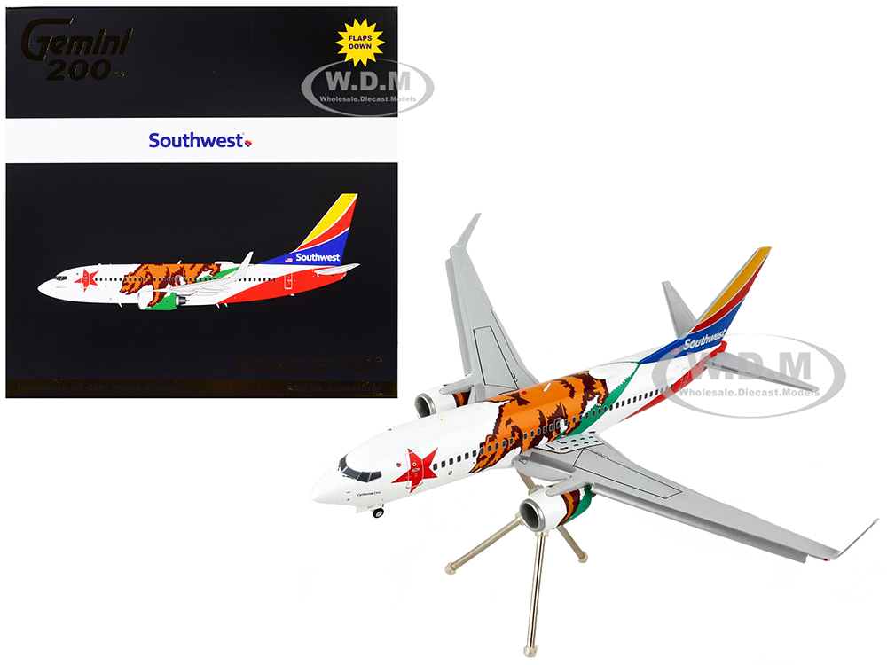Image of Boeing 737-700 Commercial Aircraft with Flaps Down "Southwest Airlines - California One" California Flag Livery "Gemini 200" Series 1/200 Diecast Mod