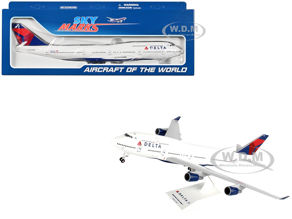 Image of Boeing 747-400 Commercial Aircraft "Delta Air Lines" (N661US) White with Red and Blue Tail (Snap-Fit) 1/200 Plastic Model by Skymarks