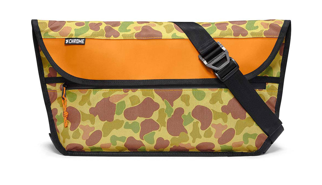 Image of Chrome Simple Messenger MD Camo US