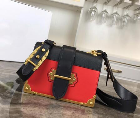 Image of Classic Square Chain Shoulder Bags Letter Insert buckle Purse Lady Designer Handbags Genuine Leather Women Luxury Clutch Messenger Bag Crossbody Totes