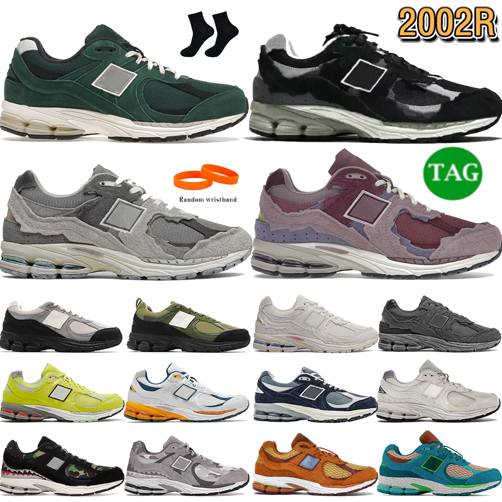 Image of Designer 2002R Casual Shoes Nightwatch Green Protection Pack Pink Grey rain cloud phantom basement olive luxurys sports mens sneakers womens