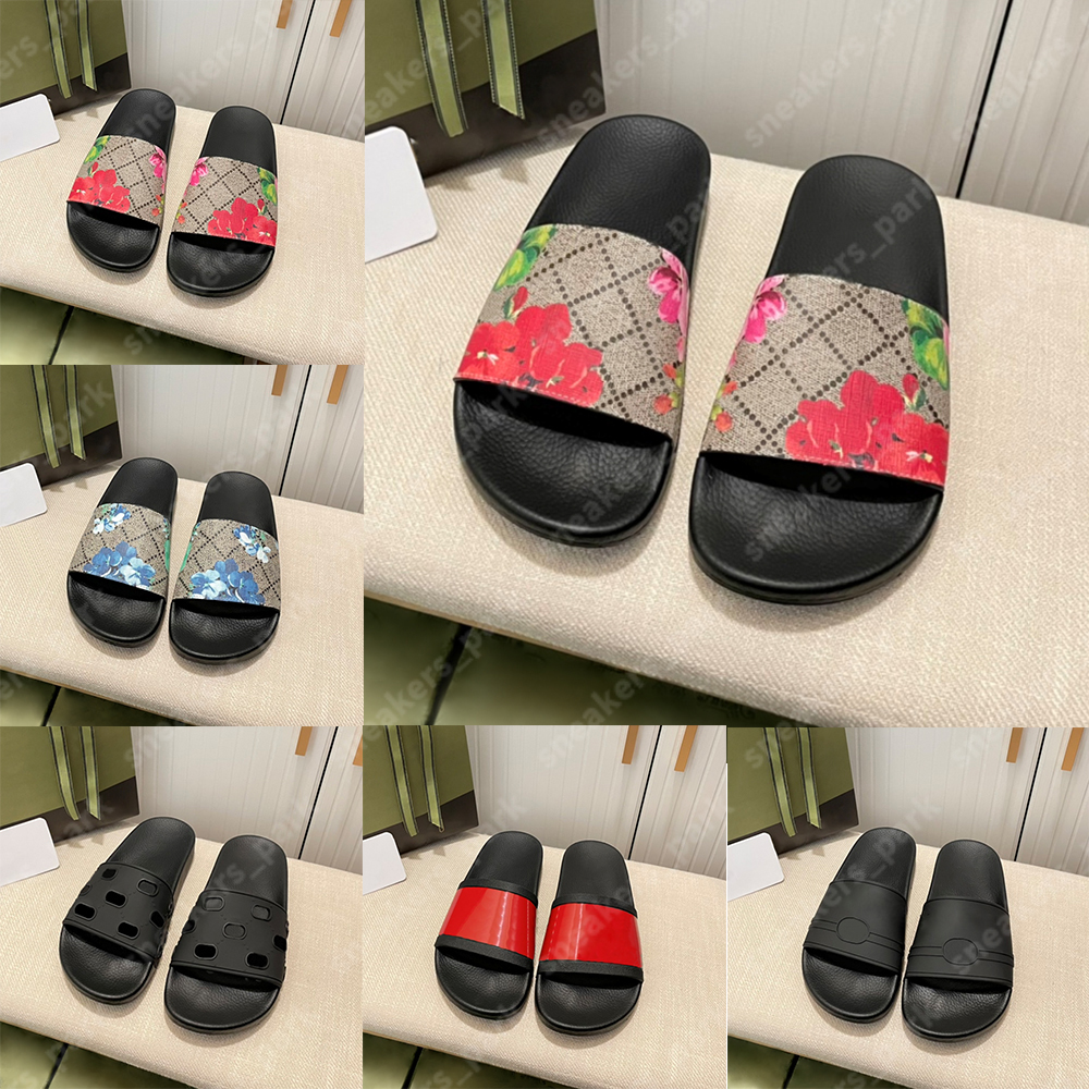 Image of Designer slippers womens sandals black floral canvas blue flowers luxury men summer beach slipper women rubber sandal fashion leather flip f