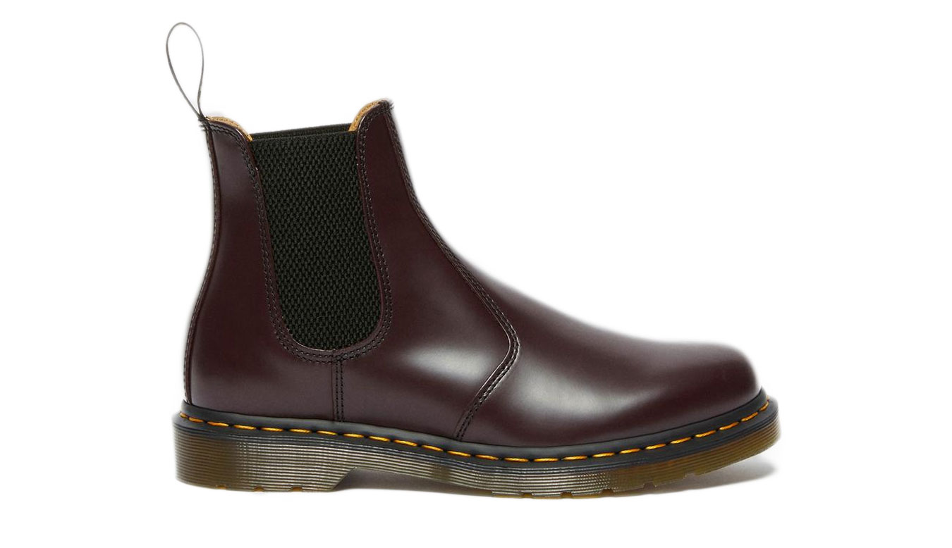 Image of Dr Martens 2976 Smooth Leather Chelsea Boot Burgundy DE