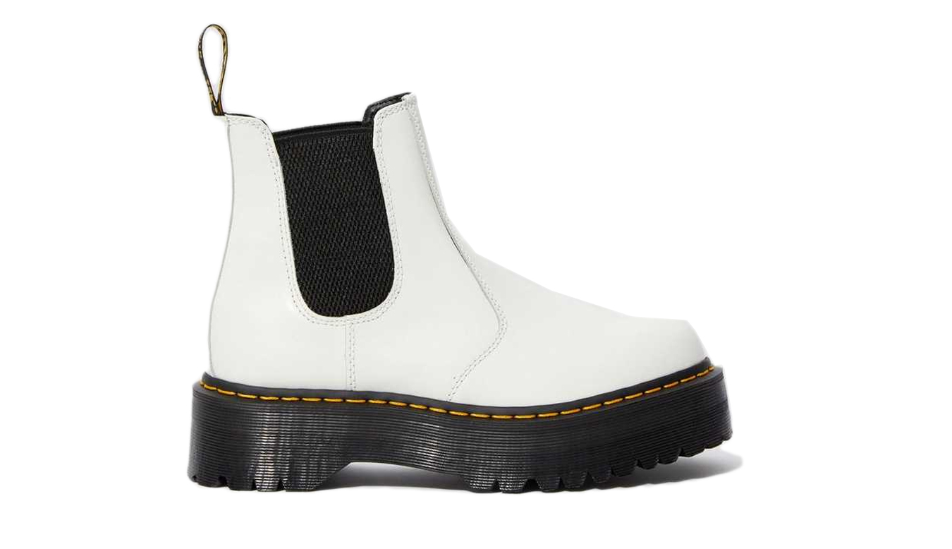Image of Dr Martens 2976 Smooth Leather Platform Chelsea Boots DE