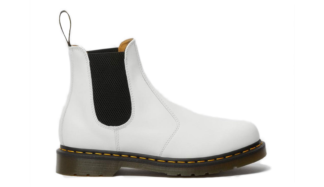 Image of Dr Martens 2976 Yellow Stich Smooth Leather Chelsea Boots FR