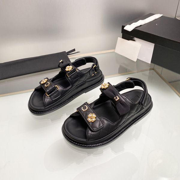 Image of ENSP 868135546 designer beach shoes cc sandal luxury slippers women outdoor leather slides classic shoe fashion sandal summer dvf