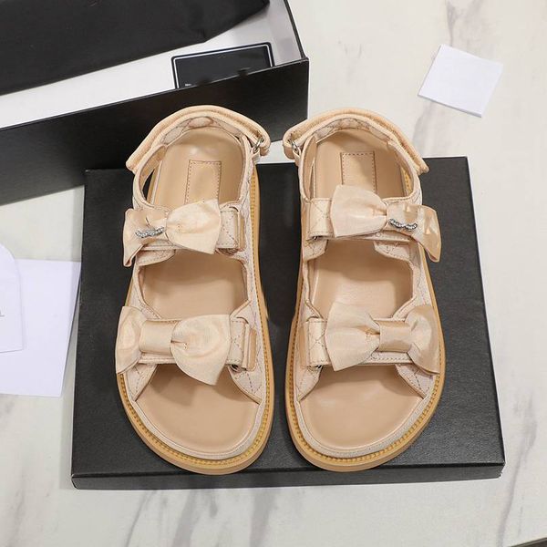 Image of ENSP 886685770 luxury designer beach shoes leather beachs sandals letter cc slippers outdoor women channel gfnvbn