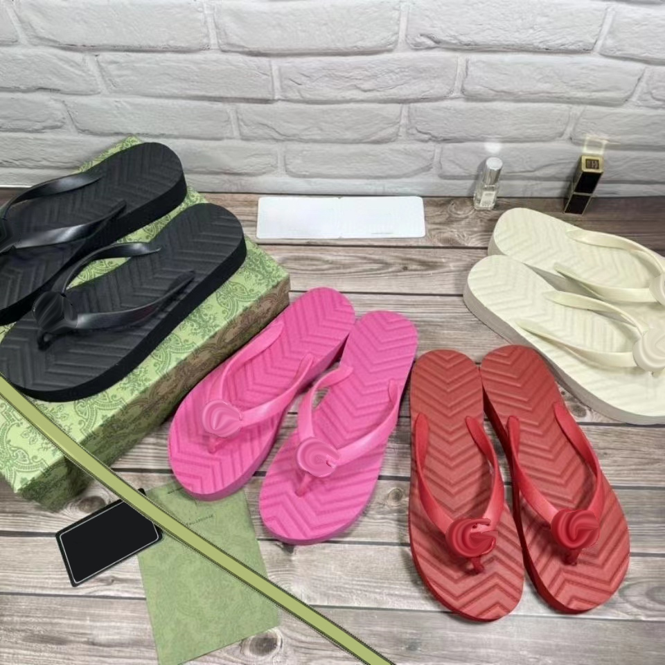 Image of Emblematic designs slipper women chevron thong sandal shoes lady beach slip on slides luxury designer flip flops sandal 35-42