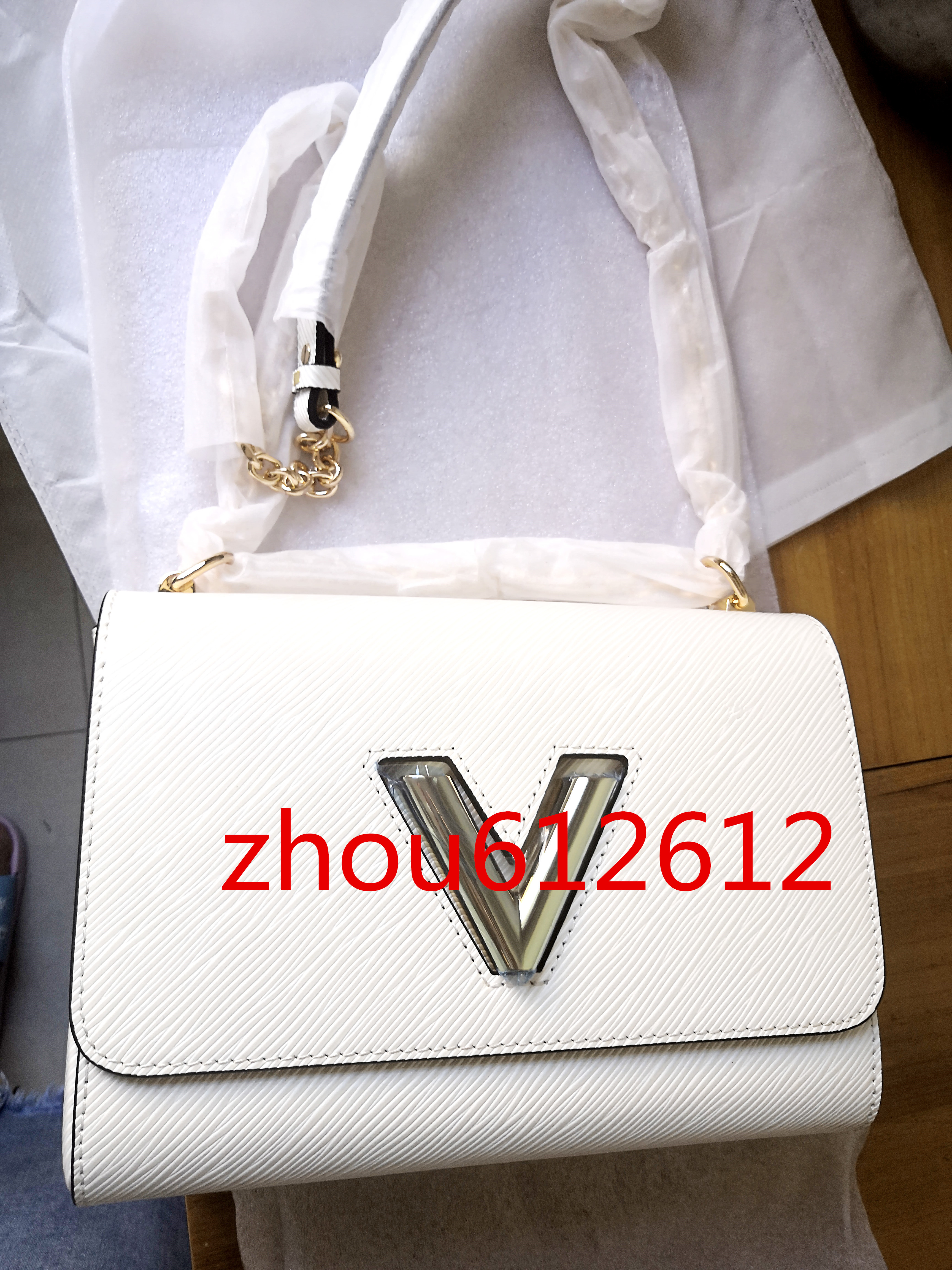 Image of High Quality Twist Denim Epi Leather Designer Women Shoulder Bags V Lock Flap Chain Handbags Twists Woman Crossbody Bag Lady Pochette Tote M
