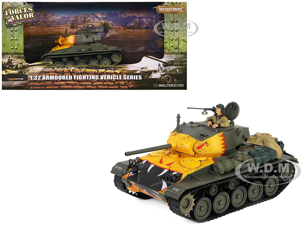 Image of M24 Chaffee Light Tank "Tiger Face 79th Tank Btn Han River South Korea" (1950) United States Army "Armoured Fighting Vehicle" Series 1/32 Diecast Mod
