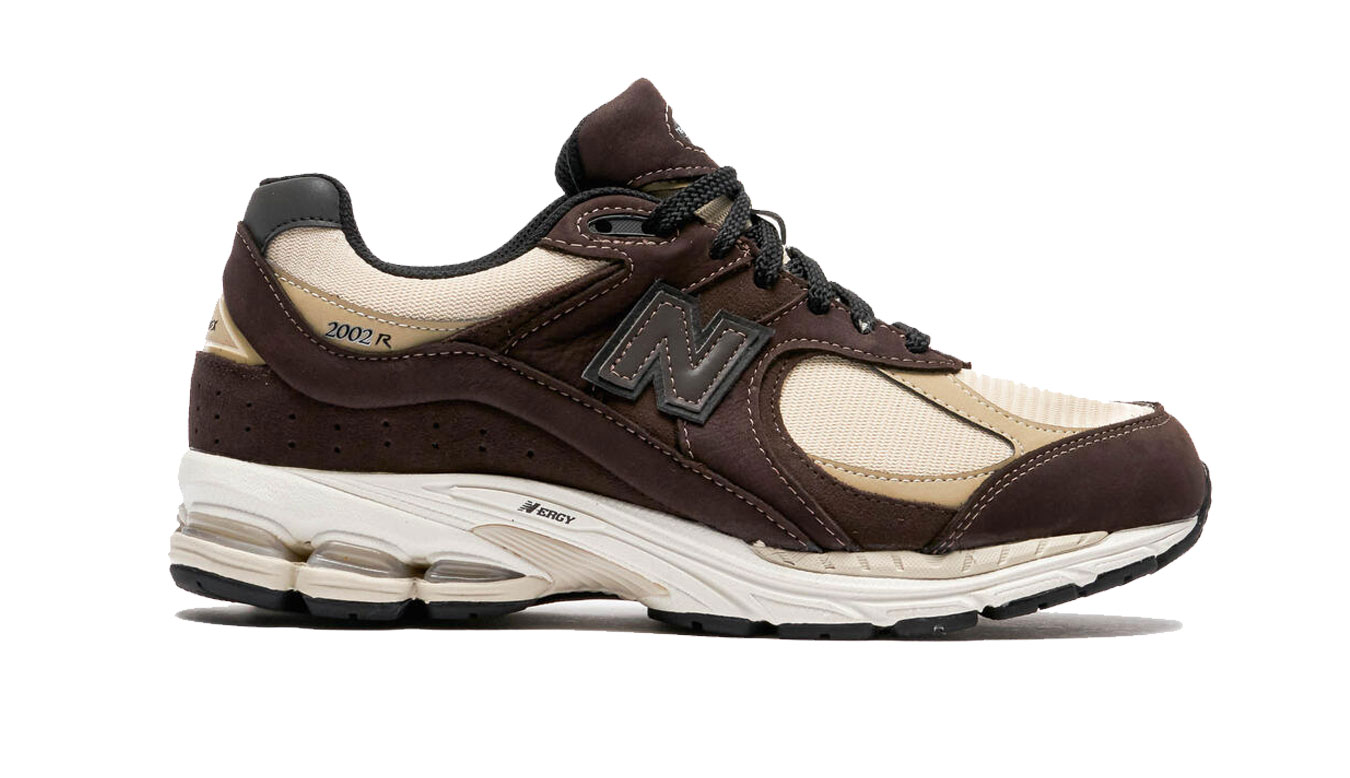 Image of New Balance M2002RXQ Gore-Tex Coffee Sandstone DE