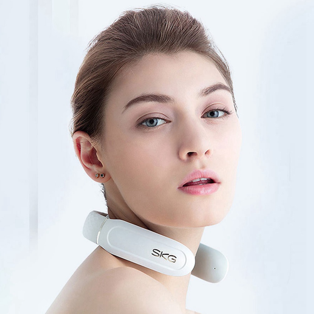 Image of SKG Smart Neck Massager with Heating Function Wireless 3D Travel Neck