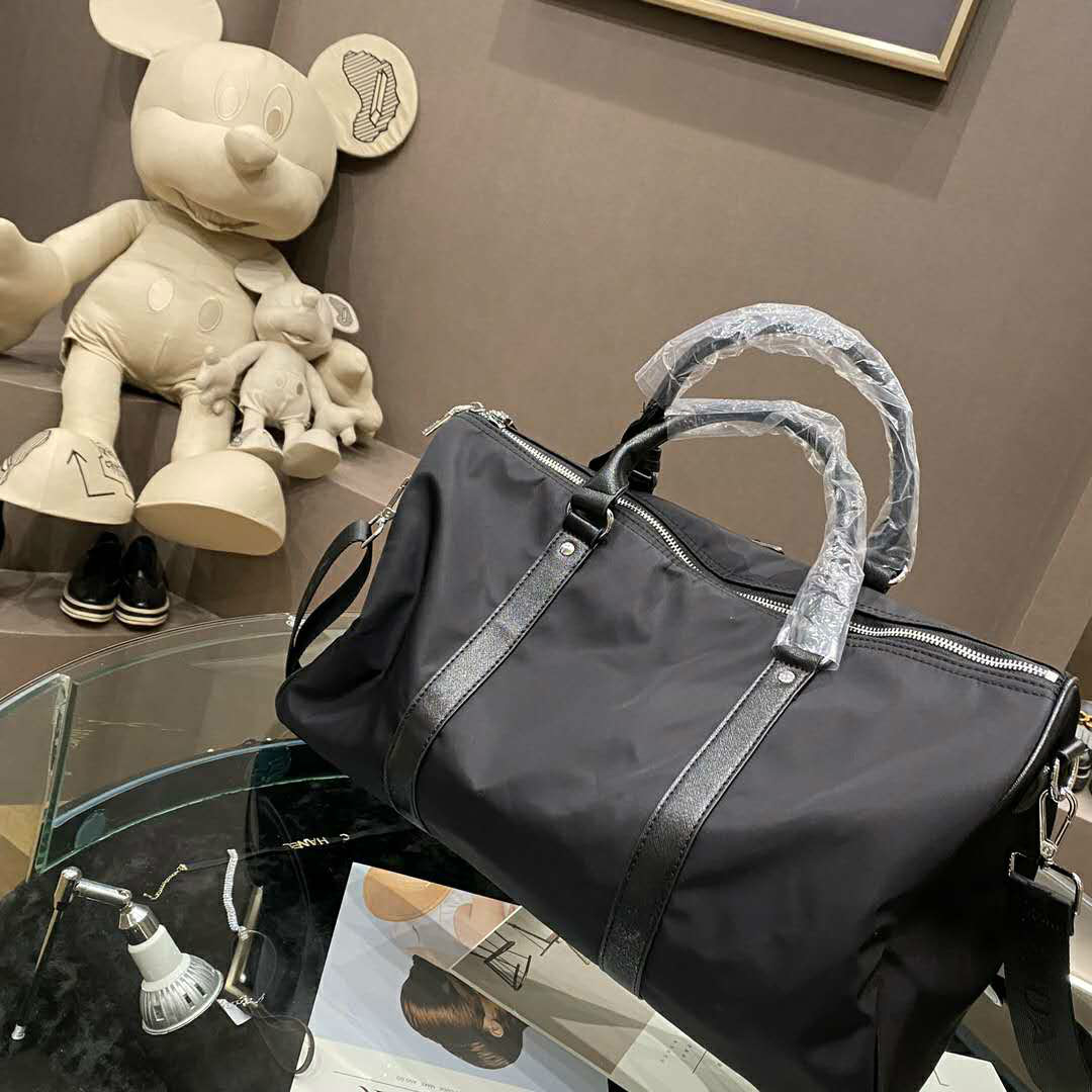 Image of Unisex Black Handbags Travel Bags Designer Nylon Duffel Bag Fashion Cross Body Single Shoulder Large Capacity Totes Purses for Men Women 202
