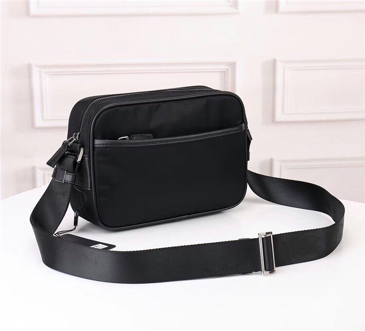 Image of Wholesale new waterproof canvas with leather crossbody bag fashion wild lightweight shoulder bag female classic large capacity camera bag